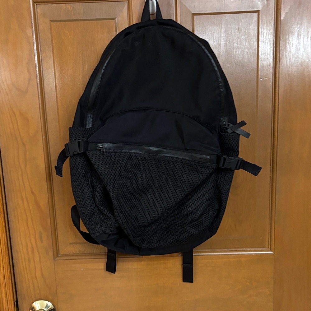 Lululemon All Hours Backpack in black